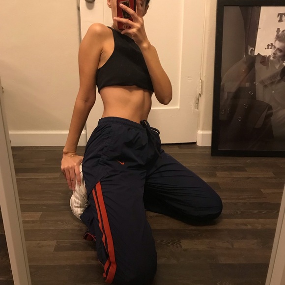 VINTAGE NIKE TRACKPANTS - Picture 7 of 8